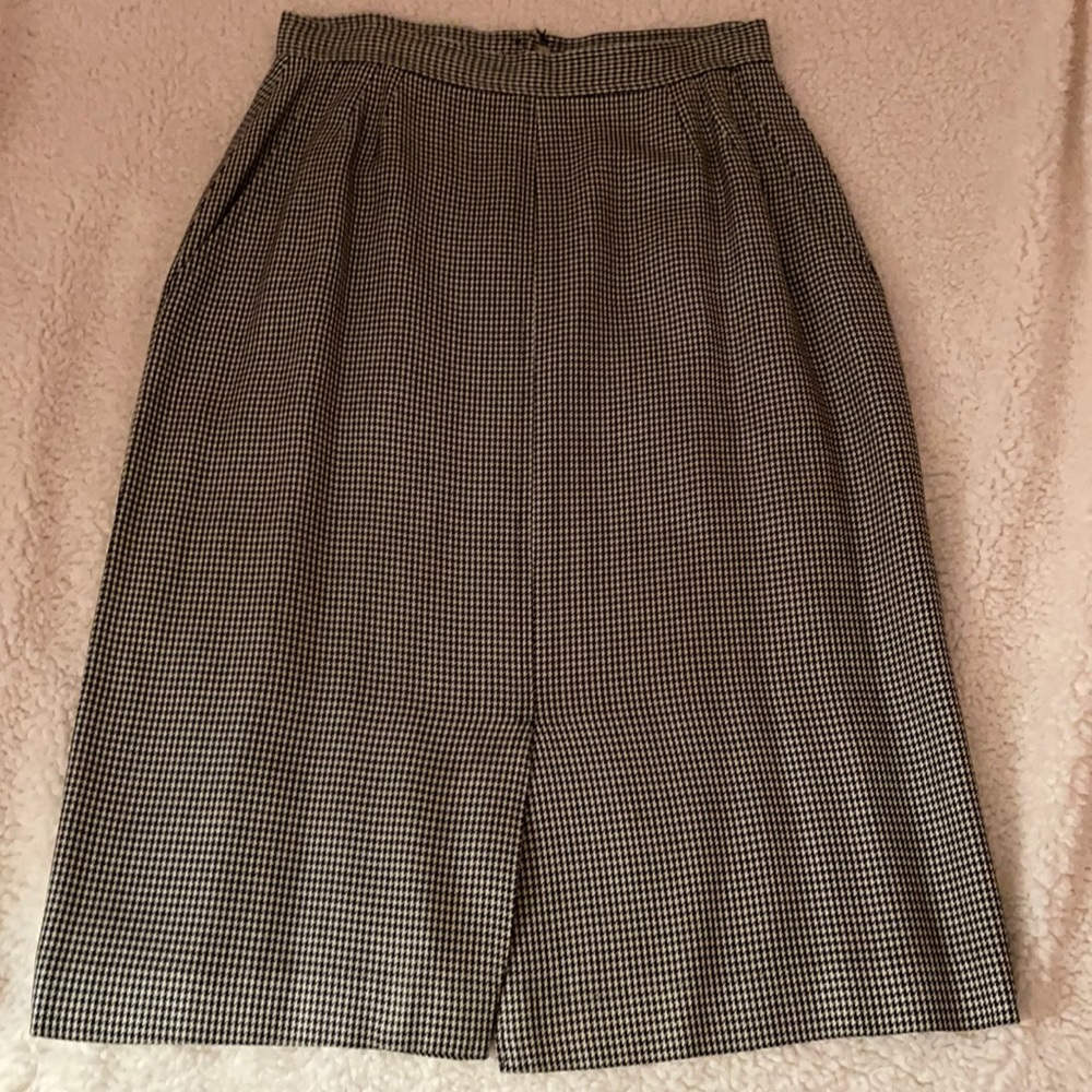 Houndstooth pencil skirt